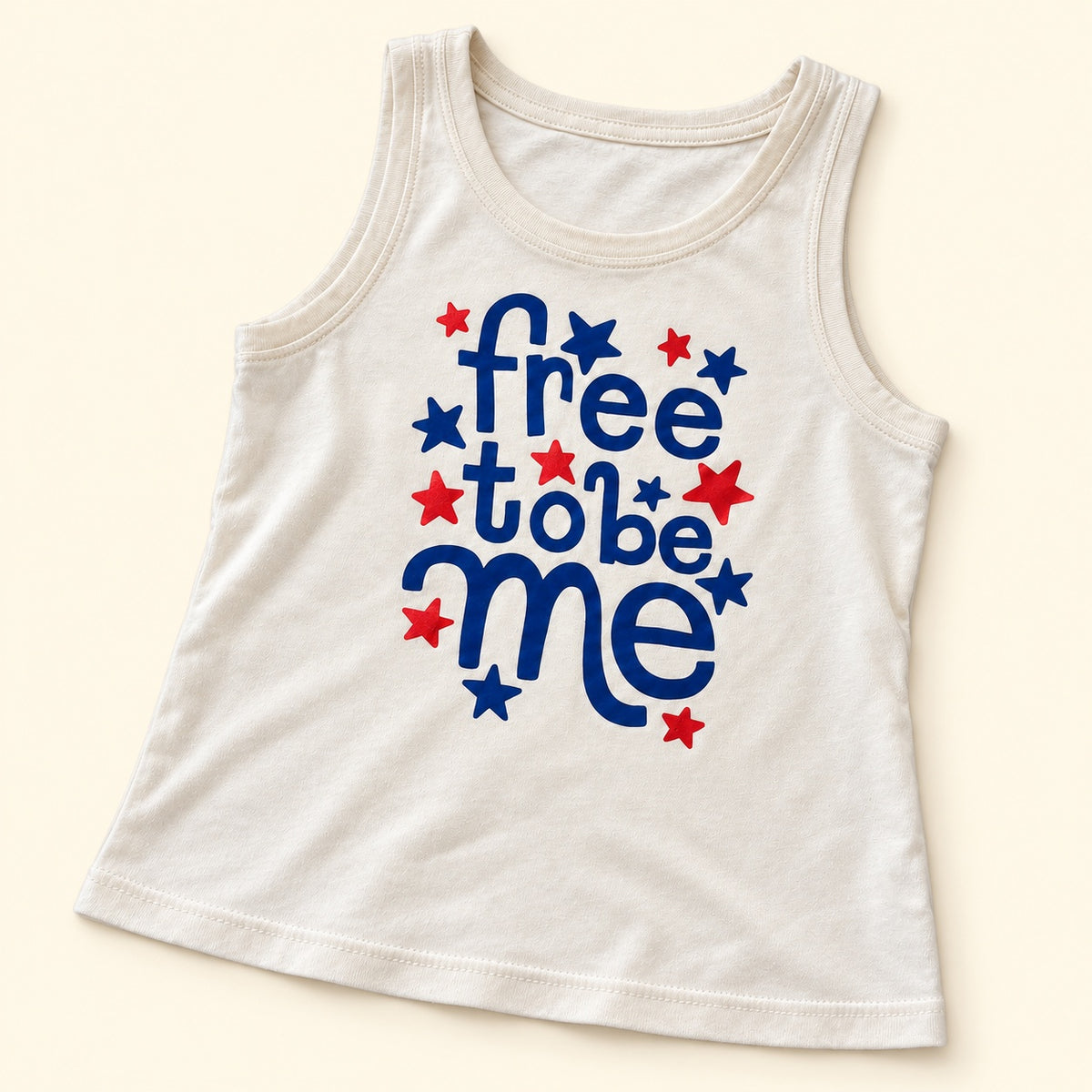Blusa Cat & Jack Free to be me crema · 5T, vista en ángulo