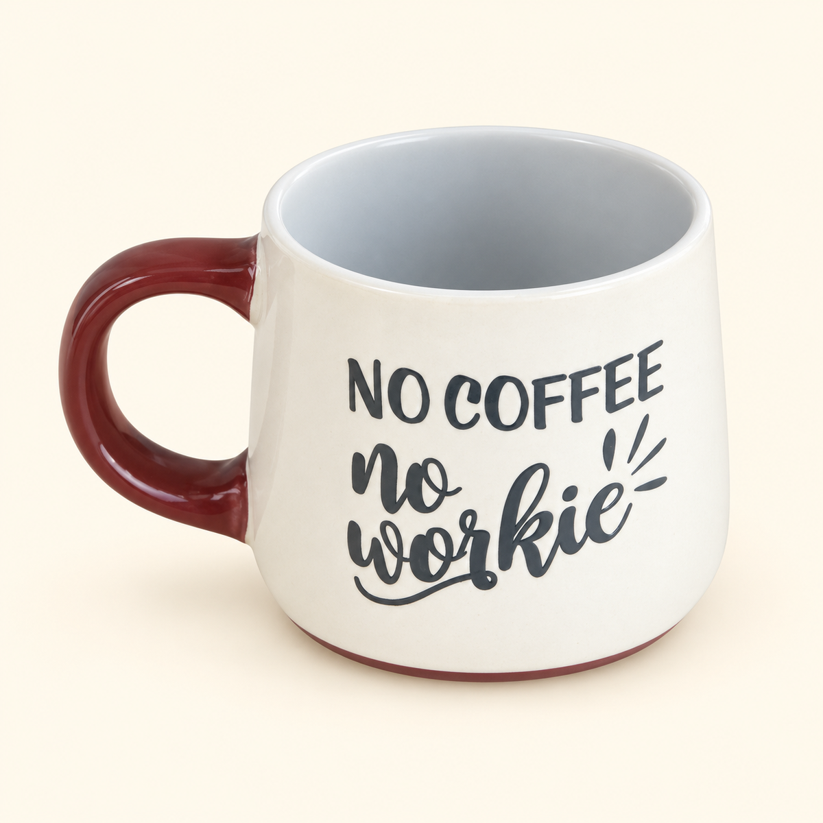 Taza color crema con frase «No Coffee No Workie»