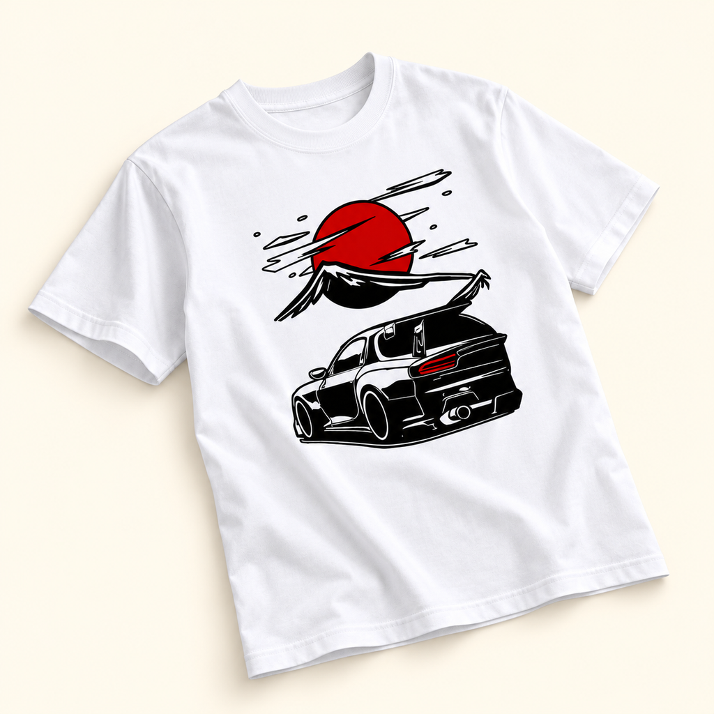 Playera blanca con auto y sol rojo Blanco, talla S. Vista de detalle desde otro ángulo.