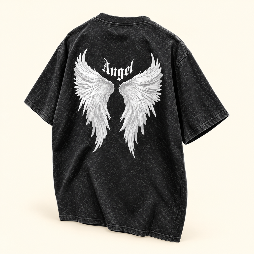 Playera vintage Angel con alas Negro lavado, talla M. Vista de la espalda.