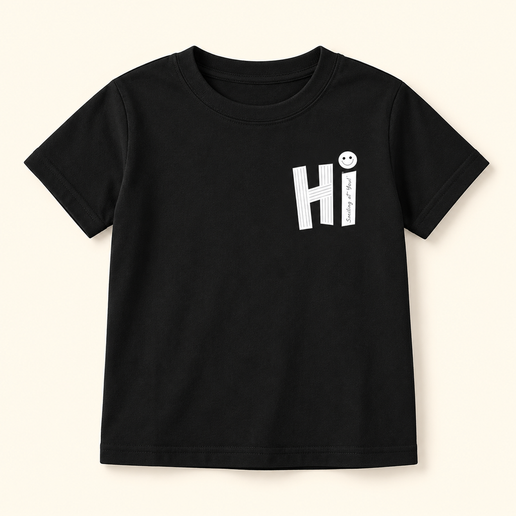 Playera negra HI, frente reconstruido