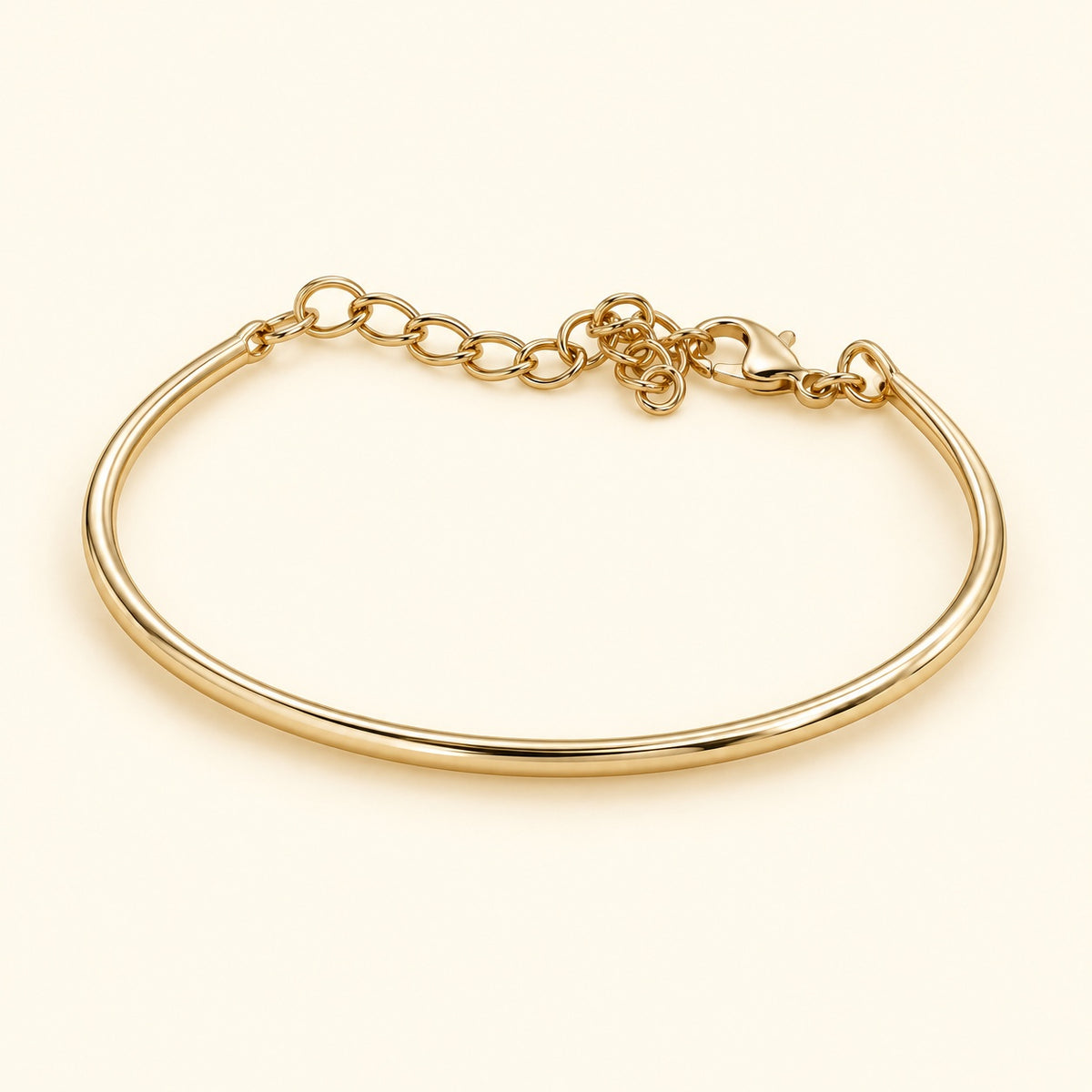Brazalete fino con extensión, vista de estudio en ángulo