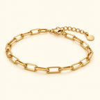 Pulsera de eslabón rectangular, vista de estudio en ángulo
