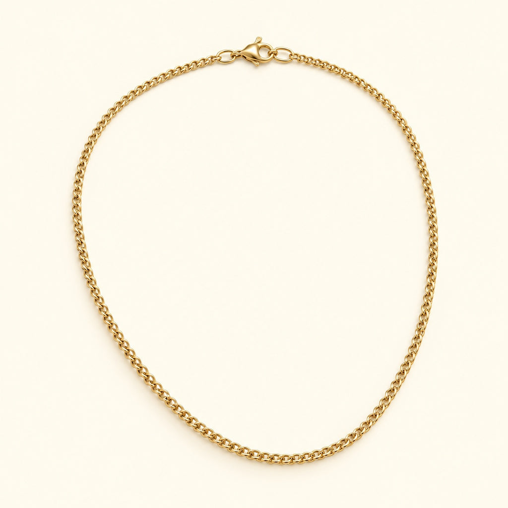 Collar de cadena sin dije, vista de estudio en ángulo