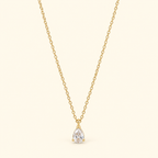Collar con piedra clara