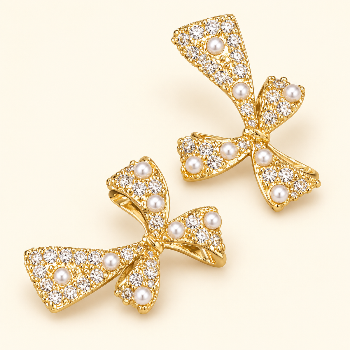 Aretes de moño con piedras y cuentas